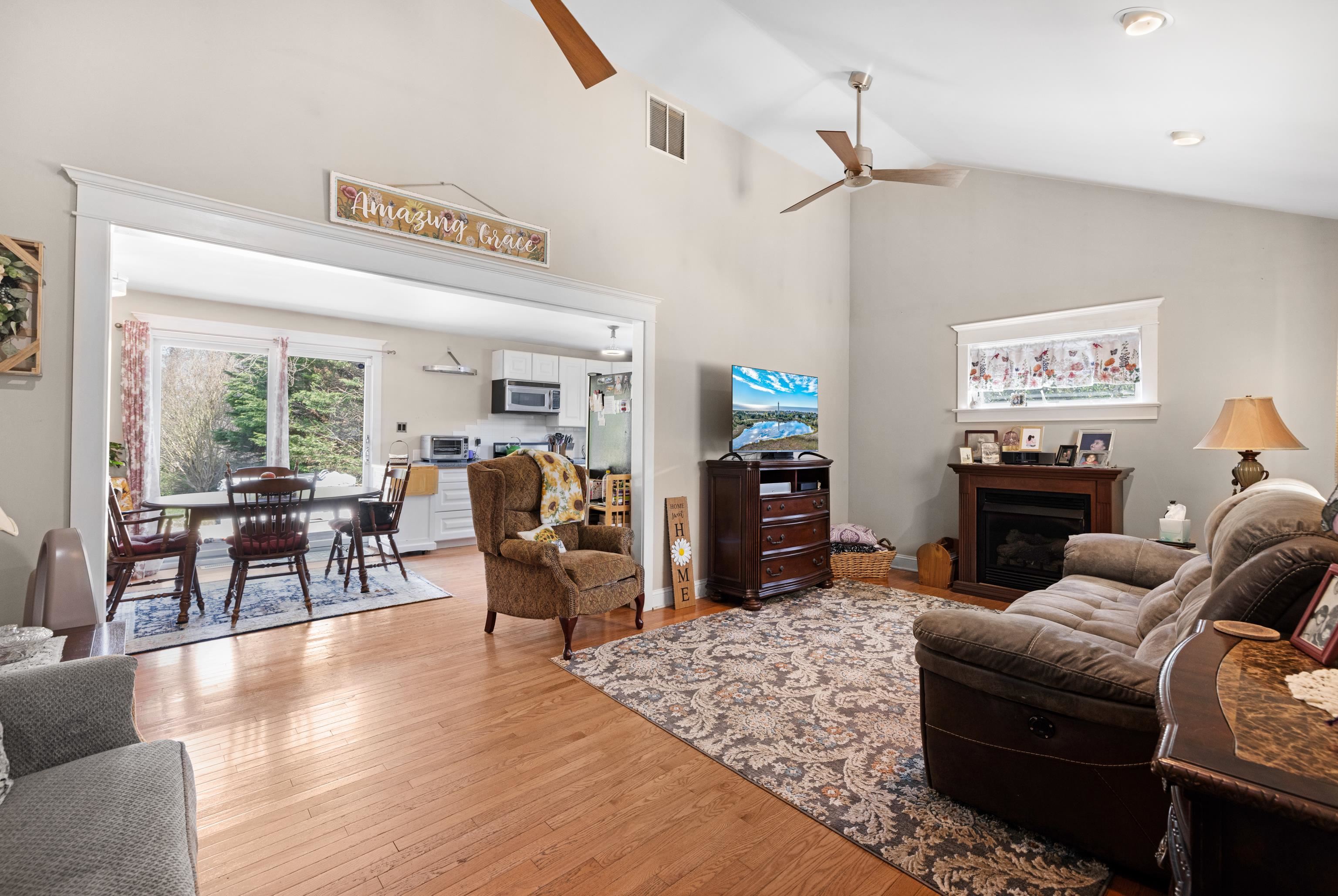 913 Main Street Erma, NJ 08204 - Photo 13 of 33