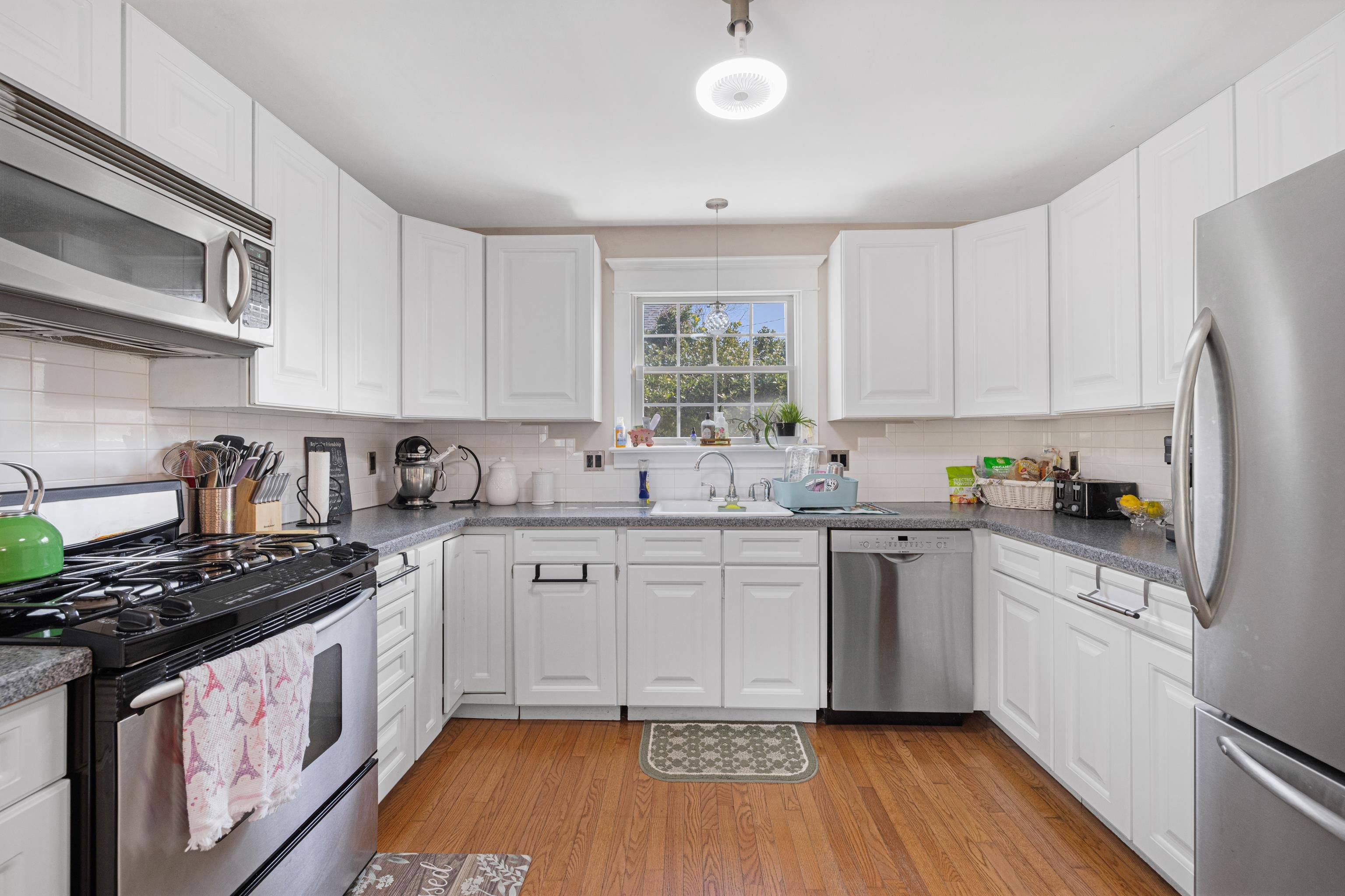 913 Main Street Erma, NJ 08204 - Photo 8 of 33