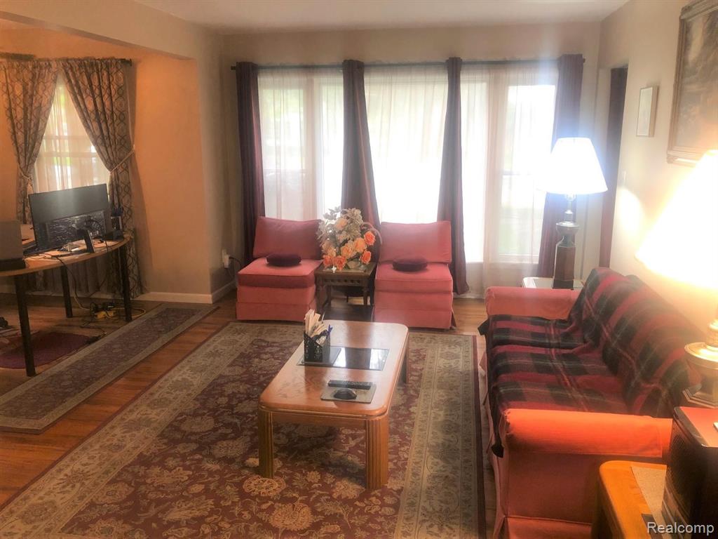 3625 Rockingham Road Royal Oak, MI 48073 - Photo 8 of 35