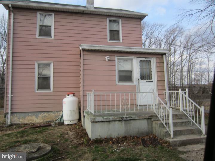 165 Pond Road Robbinsville, NJ 08691 - Photo 2 of 14