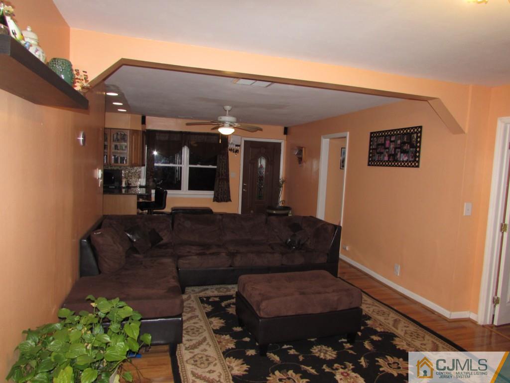 27 Walnut Street Edison, NJ 08817 - Photo 13 of 24 Gallery Image 13