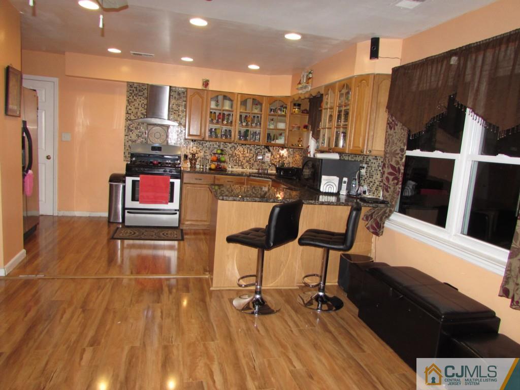 27 Walnut Street Edison, NJ 08817 - Photo 15 of 24 Gallery Image 15