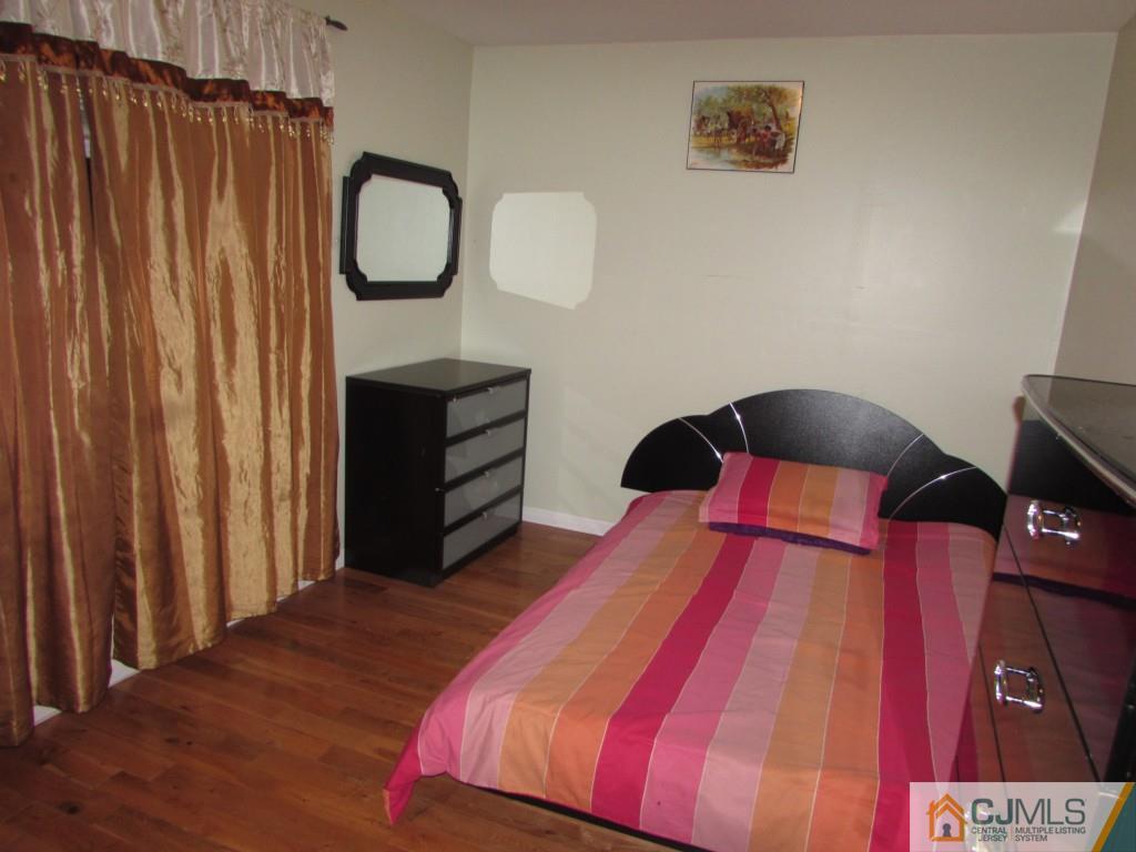 27 Walnut Street Edison, NJ 08817 - Photo 19 of 24 Gallery Image 19