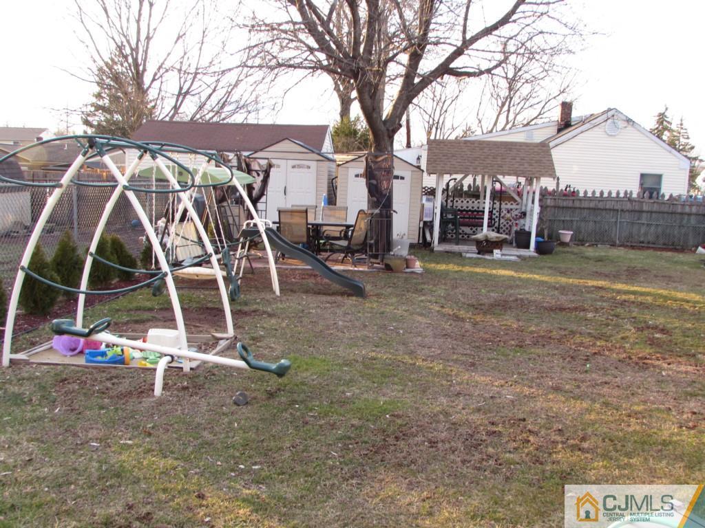 27 Walnut Street Edison, NJ 08817 - Photo 21 of 24 Gallery Image 21