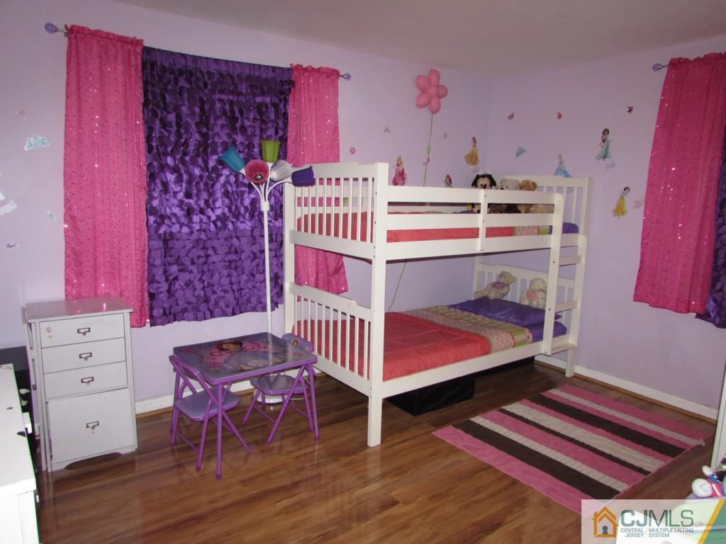 27 Walnut Street Edison, NJ 08817 - Photo 6 of 24 Gallery Image 6
