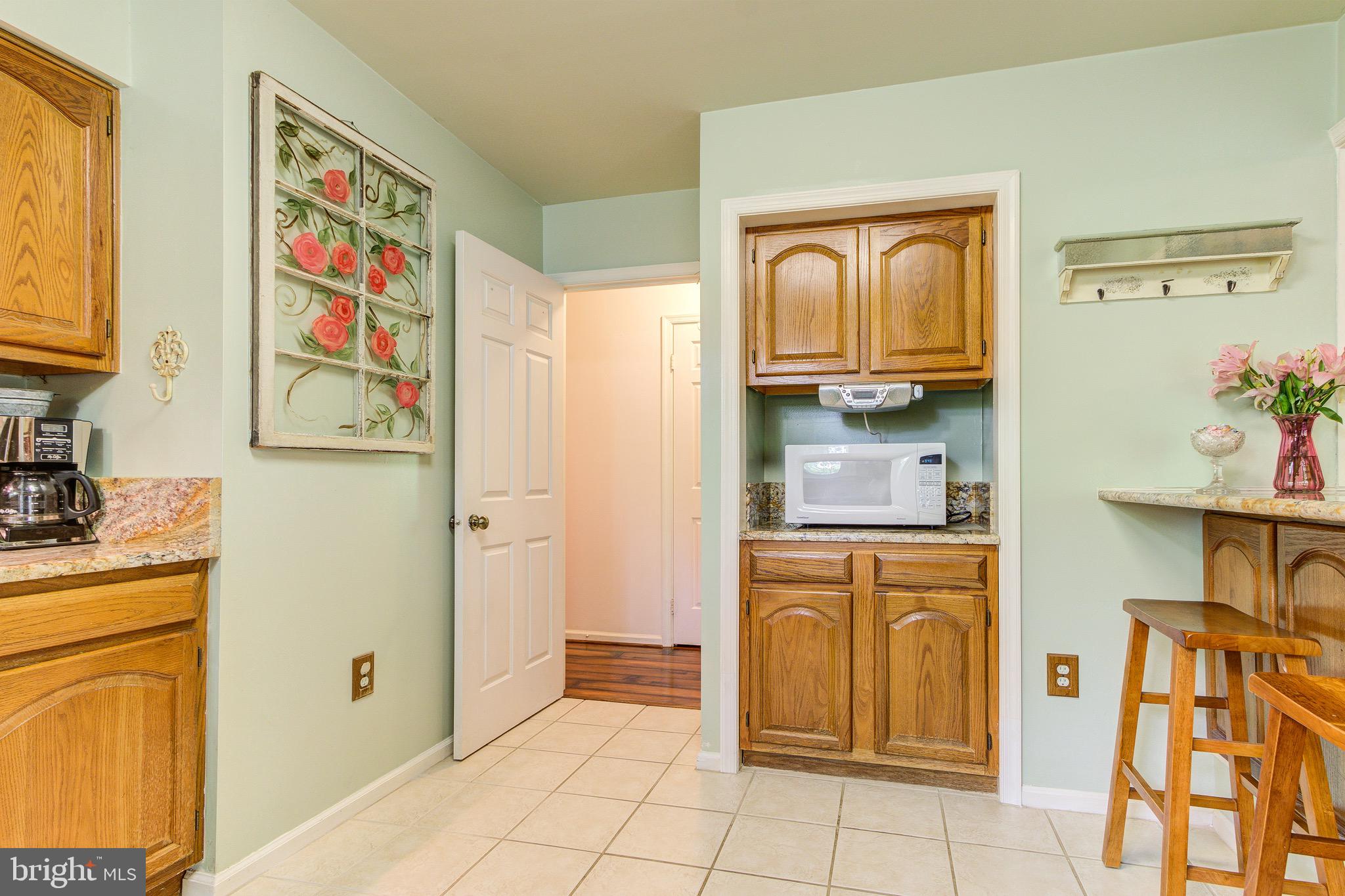 8034 Sinclair Mill Road Manassas, VA 20112 - Photo 16 of 53 Kitchen