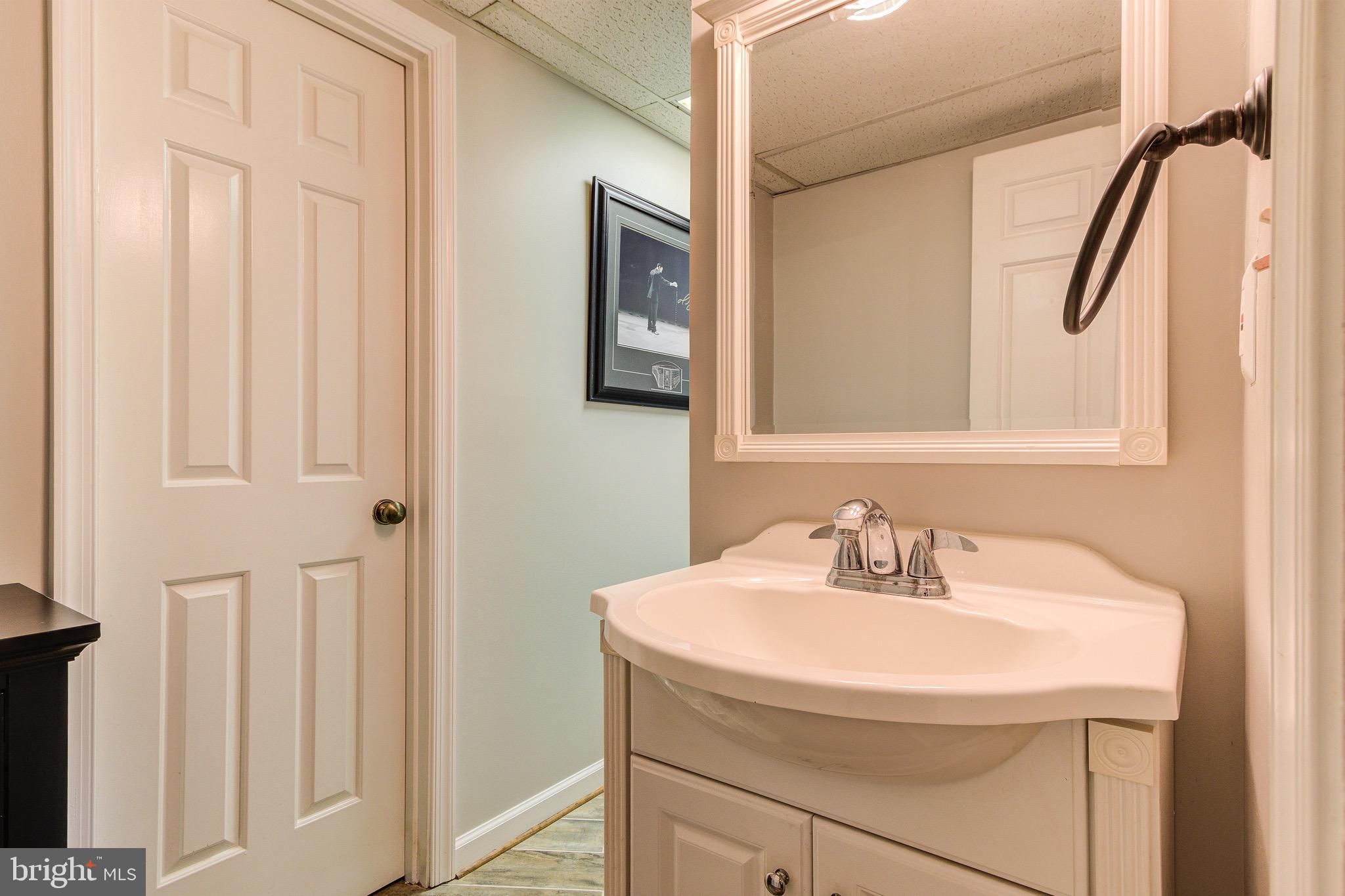 8034 Sinclair Mill Road Manassas, VA 20112 - Photo 36 of 53 Lower Level 1/2 Bath