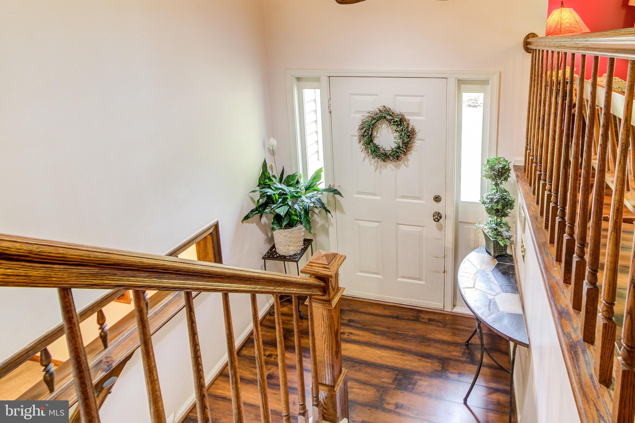 8034 Sinclair Mill Road Manassas, VA 20112 - Photo 5 of 53 Foyer