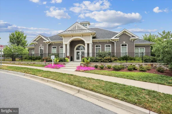 $595,000 | 13966 Estuary Drive, Clarksburg, MD 20871