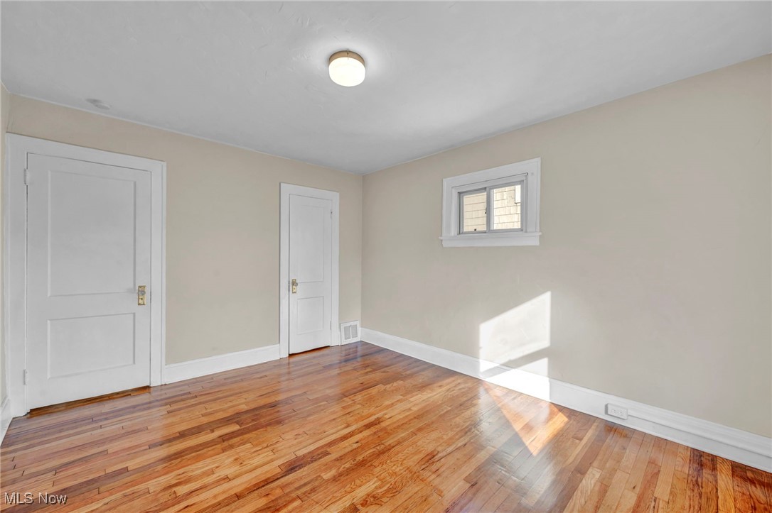 1058 Elbon Road Cleveland, OH 44121 - Photo 23 of 33