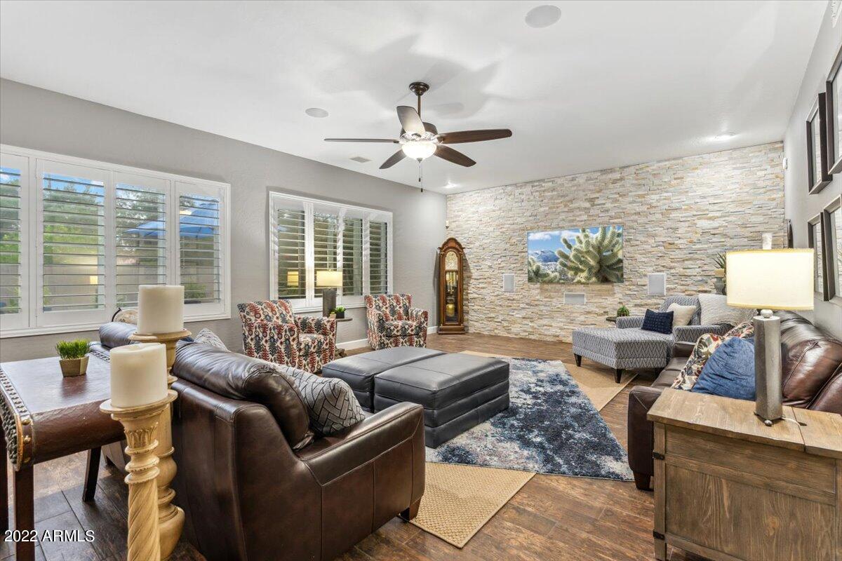 9828 South La Rosa Drive Tempe, AZ 85284 - Photo 8 of 20 Great Room!