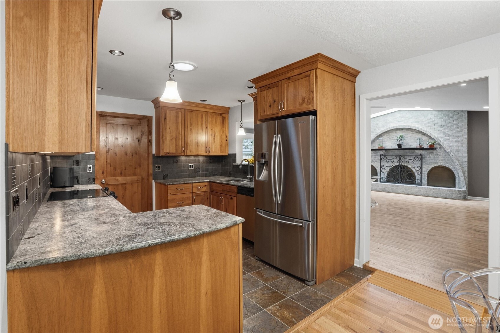 3202 Crystal Springs Road West University Place, WA 98466 - Photo 9 of 37 Gallery Image 9
