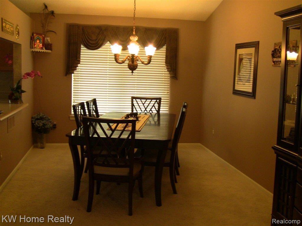 4890 Carrington Drive Rochester, MI 48306 - Photo 3 of 11 4- Dining Area.JPG