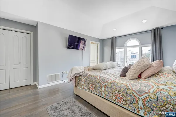 $985,000 | 69 Columbia Avenue, Unit B, Cliffside Park, NJ 07010