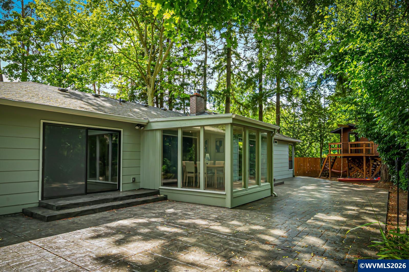 10165 Southwest Walker Road Beaverton, OR 97005 - Photo 33 of 35