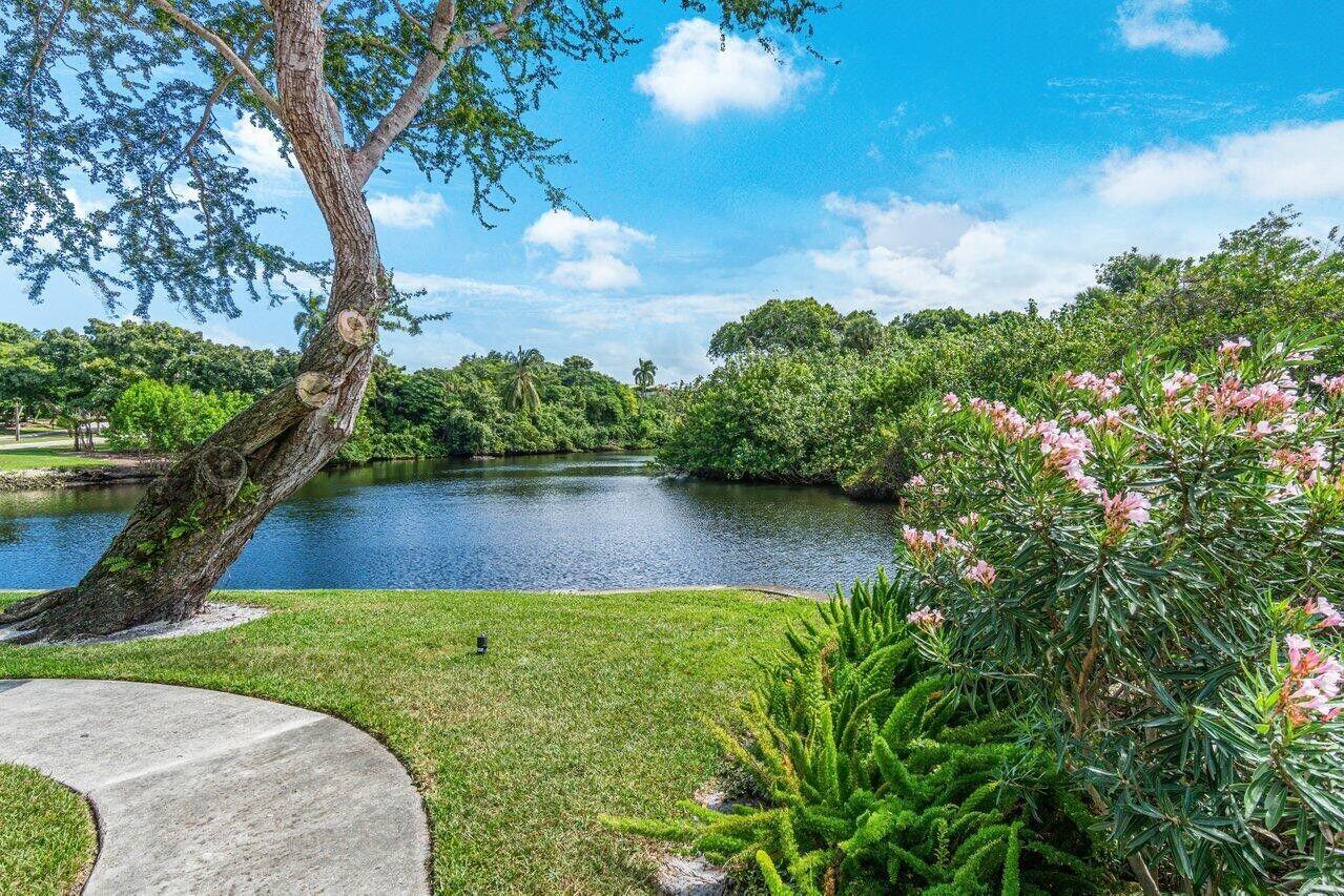781 Apple Tree Lane Boca Raton, FL 33486 - Photo 6 of 7 20250621153659791818000000-o