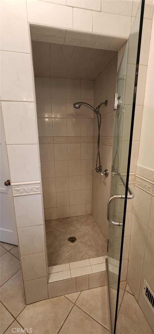 520 West Raymond Street Compton, CA 90220 - Photo 30 of 31 a bathroom with a shower