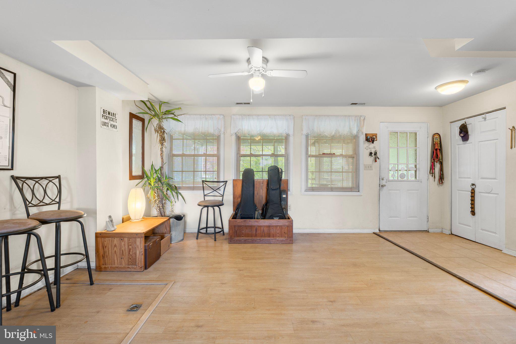 15921 Frederick Road Woodbine, MD 21797 - Photo 6 of 41 Bright and airy entryway retreat.