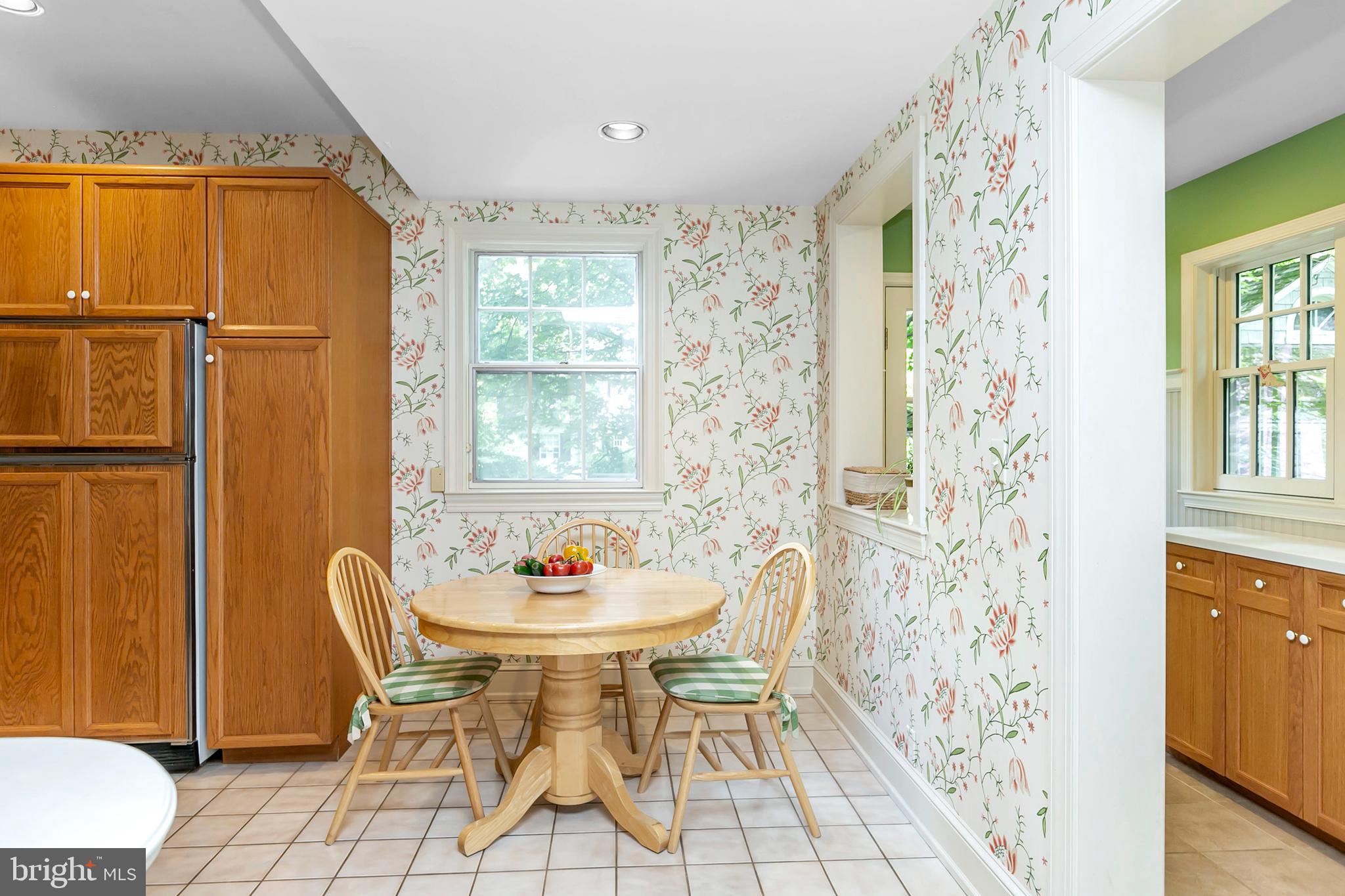 301 Club Road Baltimore, MD 21210 - Photo 22 of 52 Table space for 4 or more