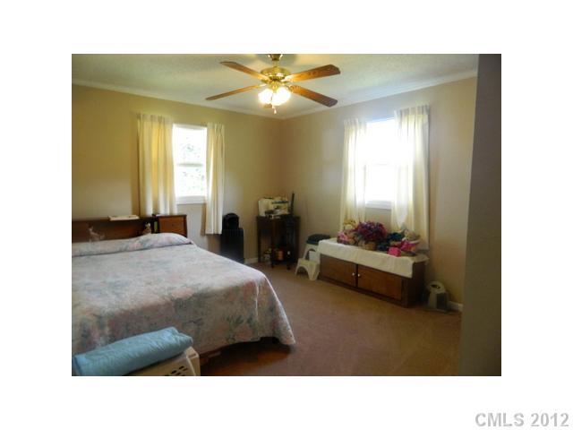 2143 Cabe Road Clover, SC 29710 - Photo 11 of 15 Gallery Image 11