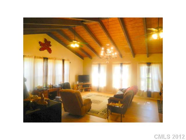 2143 Cabe Road Clover, SC 29710 - Photo 4 of 15 Gallery Image 4
