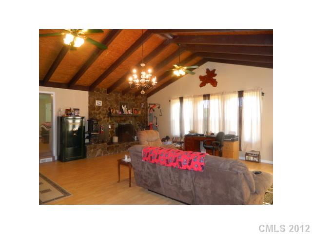2143 Cabe Road Clover, SC 29710 - Photo 5 of 15 Gallery Image 5