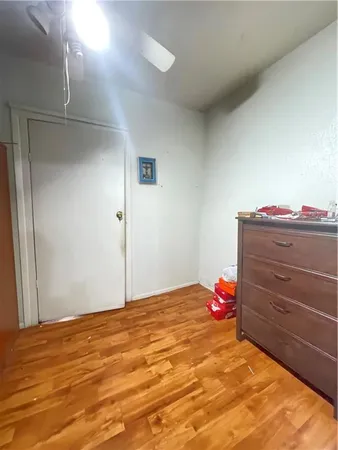 a room with a dresser