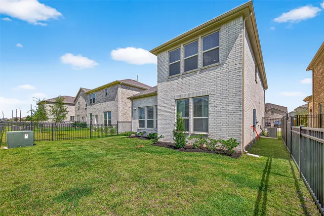 $324,900 | 1005 Laguna Cove Drive, Katy, TX 77493