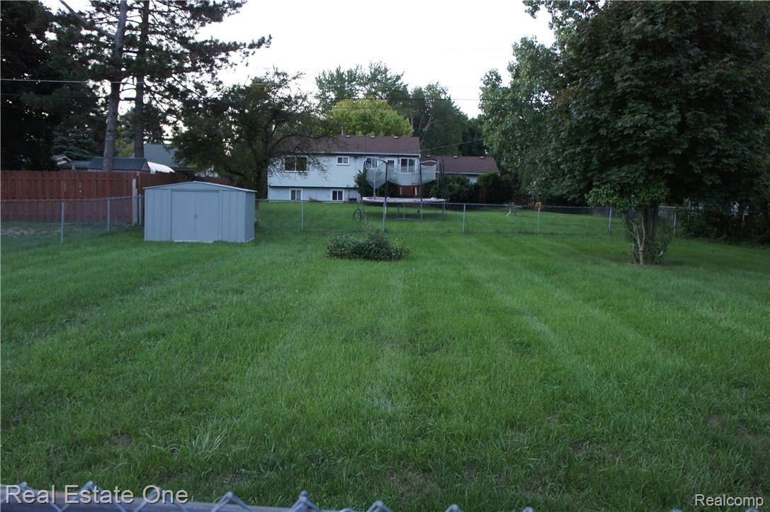1145 Beta Road Walled Lake, MI 48390 - Photo 2 of 21 DSC04046.JPG