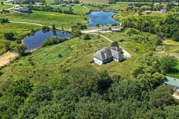 $574,900 | 2245 288th Drive, Williamsburg, IA 52361