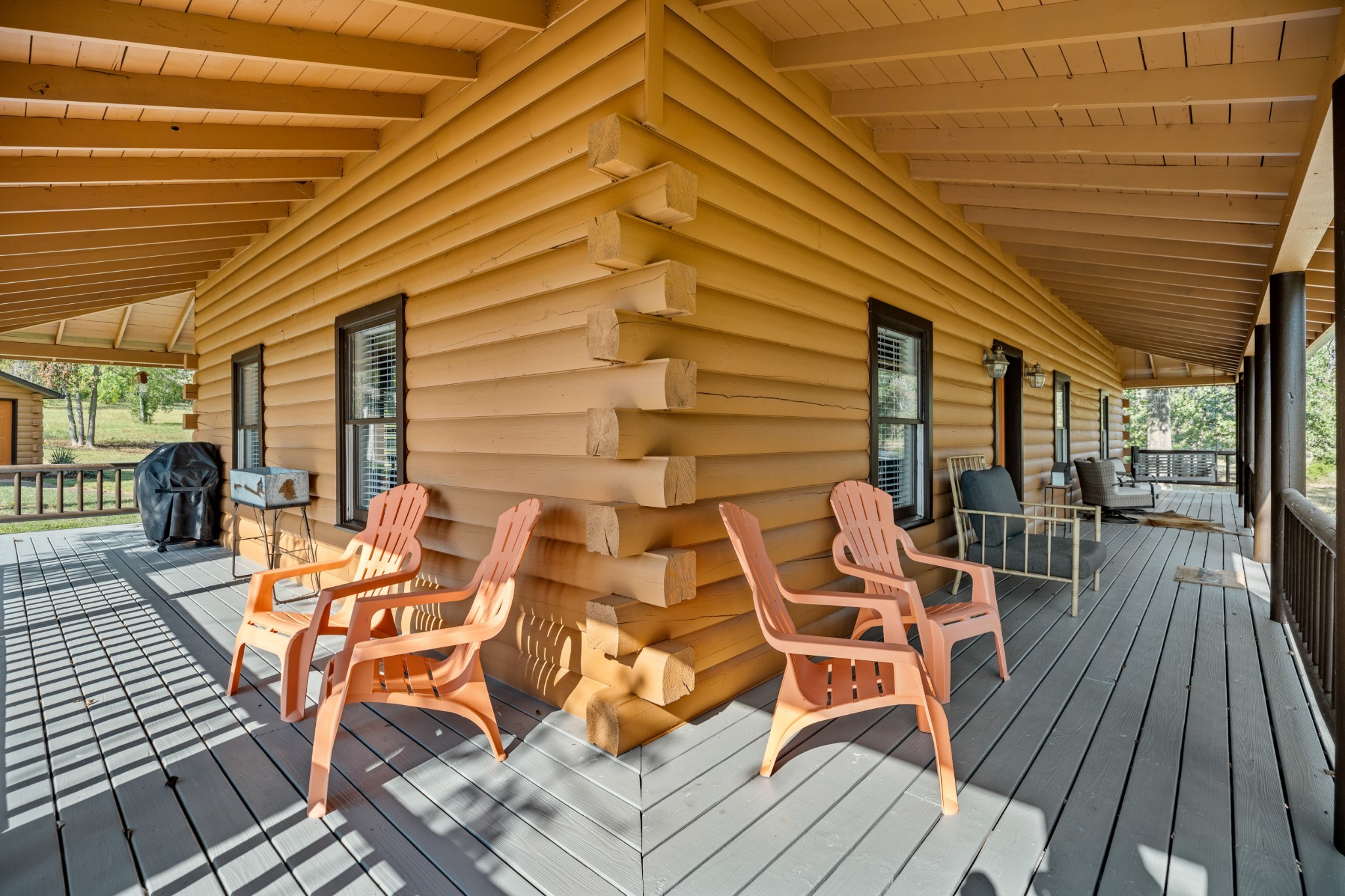 5285 Simmons Bluff Road Lebanon, TN 37090 - Photo 24 of 32 a view of a patio with table and chairs