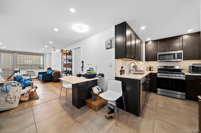 $329,000 | 61-25 97th Street, Unit 12M | Rego Park