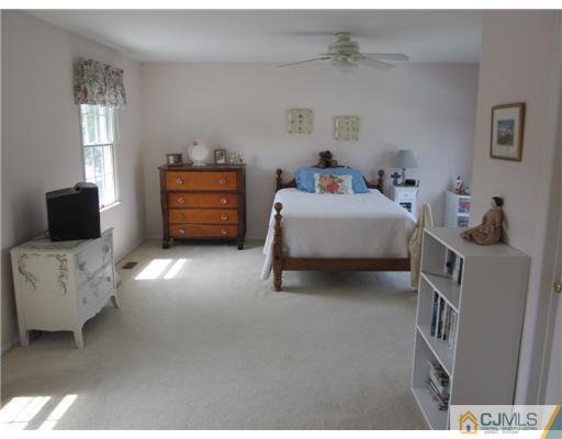 13 Adams Road Kendall Park, NJ 08824 - Photo 12 of 18 Gallery Image 12