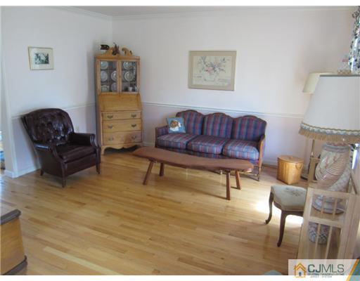 13 Adams Road Kendall Park, NJ 08824 - Photo 3 of 18 Gallery Image 3