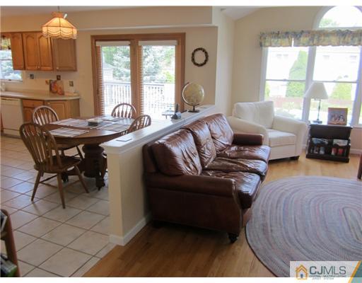 13 Adams Road Kendall Park, NJ 08824 - Photo 7 of 18 Gallery Image 7