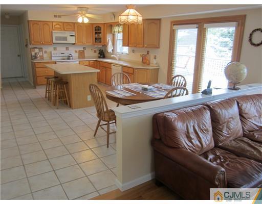 13 Adams Road Kendall Park, NJ 08824 - Photo 8 of 18 Gallery Image 8