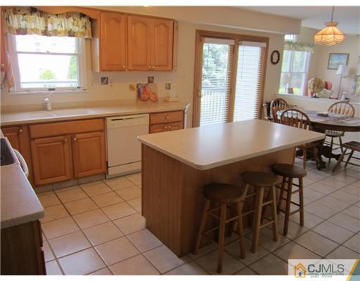 13 Adams Road Kendall Park, NJ 08824 - Photo 10 of 18 Gallery Image 10