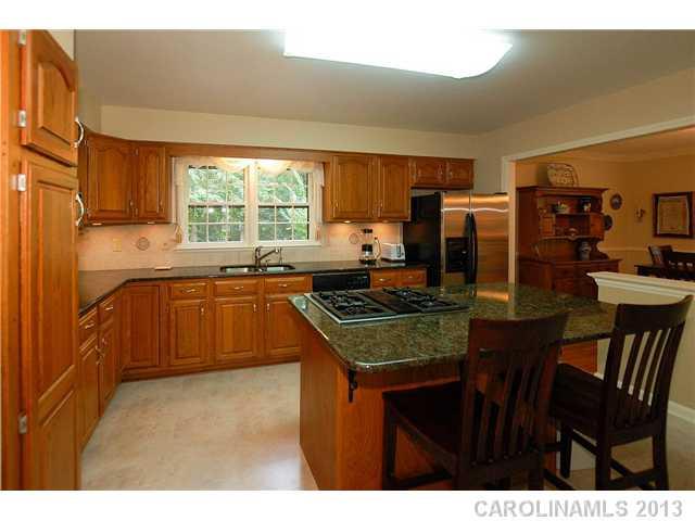 6911 Windyrush Road Charlotte, NC 28226 - Photo 4 of 16 Gallery Image 4