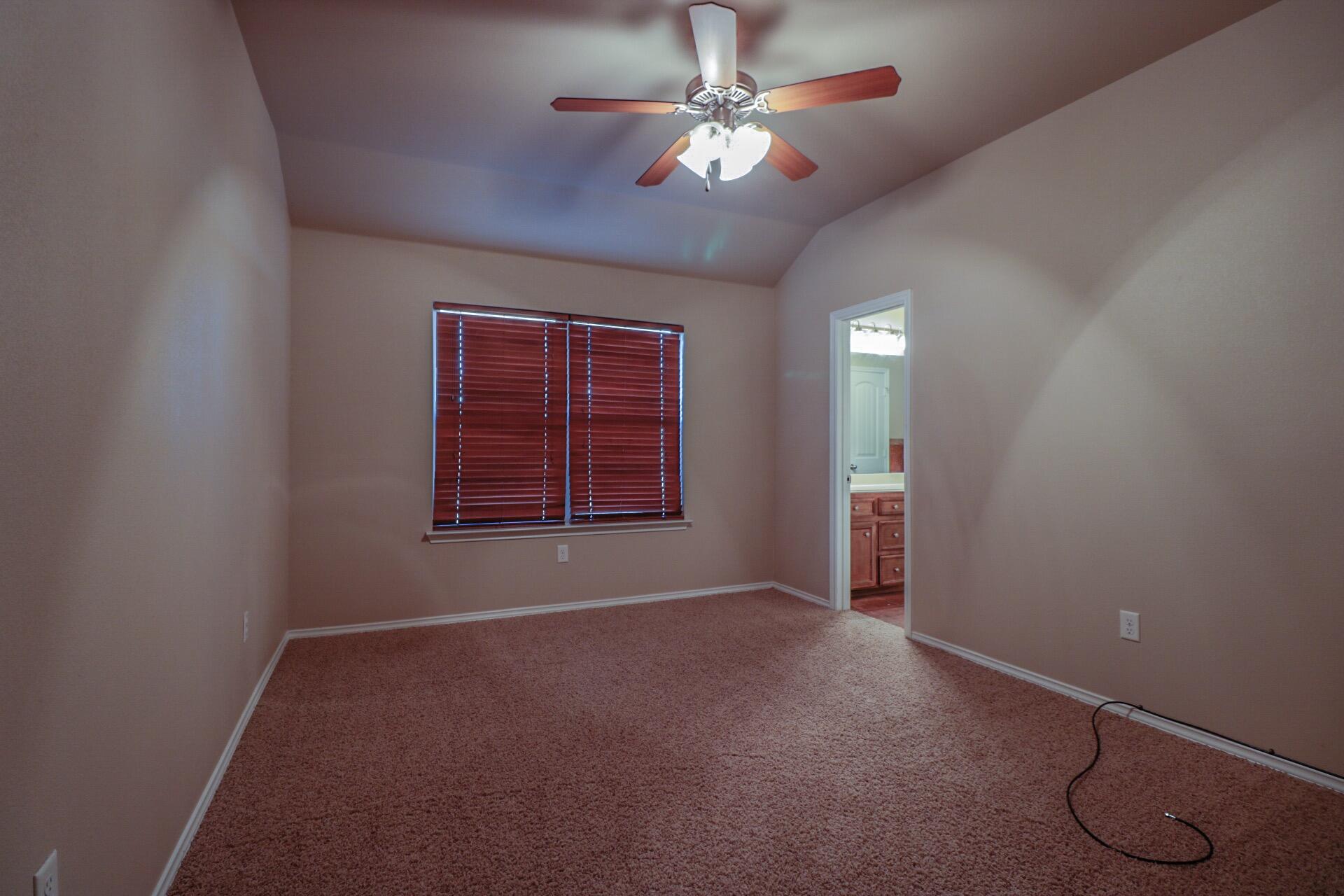 2128 101st Street Lubbock, TX 79423 - Photo 9 of 15 Photo Jan 18, 4 16 12 PM