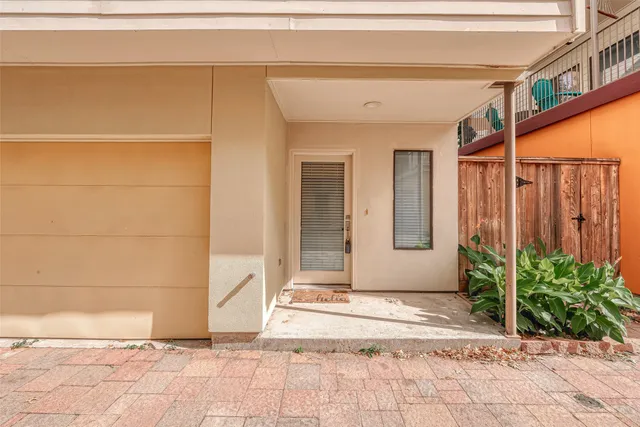 $2,550 | 4305 Eigel Street, Houston, TX 77007