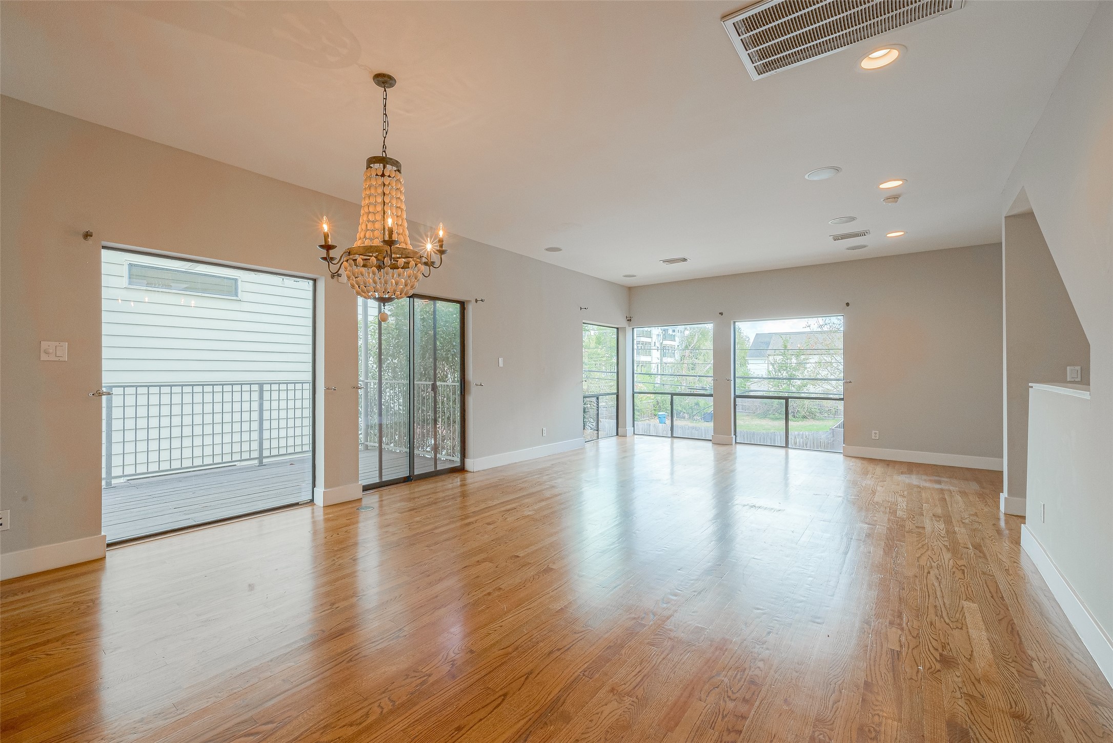 4305 Eigel Street Houston, TX 77007 - Photo 7 of 28