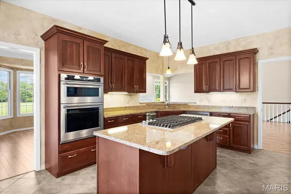 $579,900 | 1609 10th Fairway Drive, Belleville, IL 62220