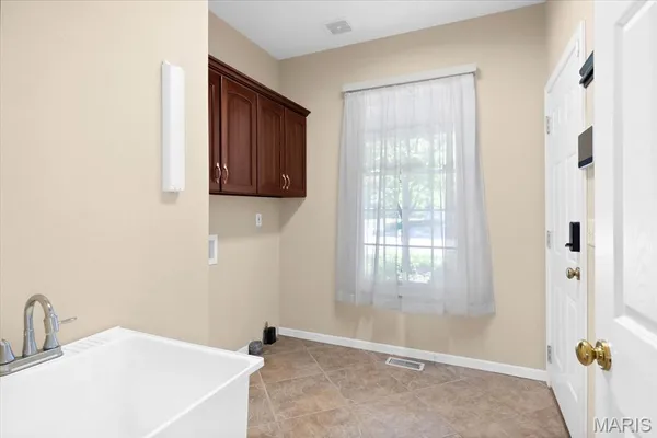$579,900 | 1609 10th Fairway Drive, Belleville, IL 62220