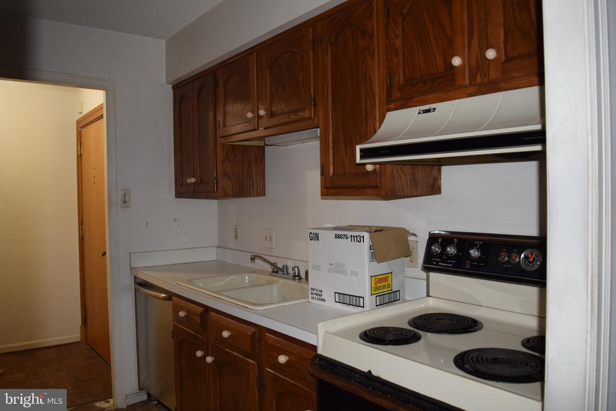 1301 North Courthouse Road, Unit 1010 Arlington, VA 22201 - Photo 14 of 52