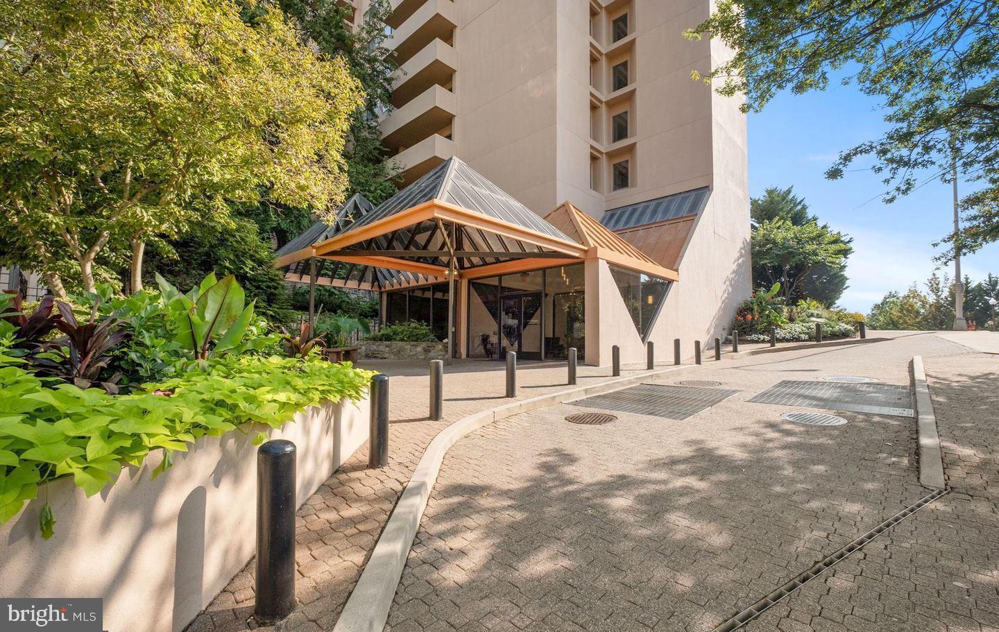 1301 North Courthouse Road, Unit 1010 Arlington, VA 22201 - Photo 30 of 52