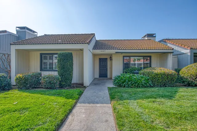 $349,950 | 1957 West Santa Ana Avenue, Fresno, CA 93705