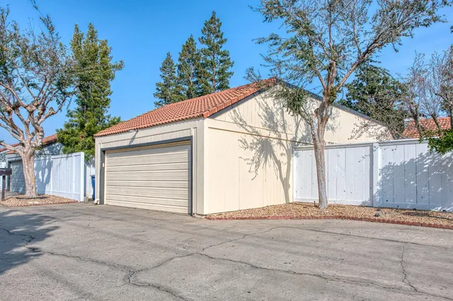 $349,950 | 1957 West Santa Ana Avenue, Fresno, CA 93705