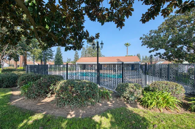 $349,950 | 1957 West Santa Ana Avenue, Fresno, CA 93705