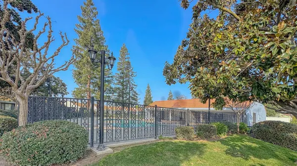 $349,950 | 1957 West Santa Ana Avenue, Fresno, CA 93705