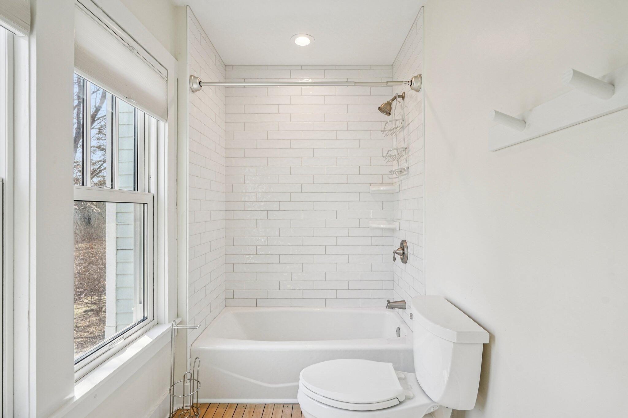 W4669 County Rd A Lafayette, WI 53121 - Photo 13 of 66 Bath Main